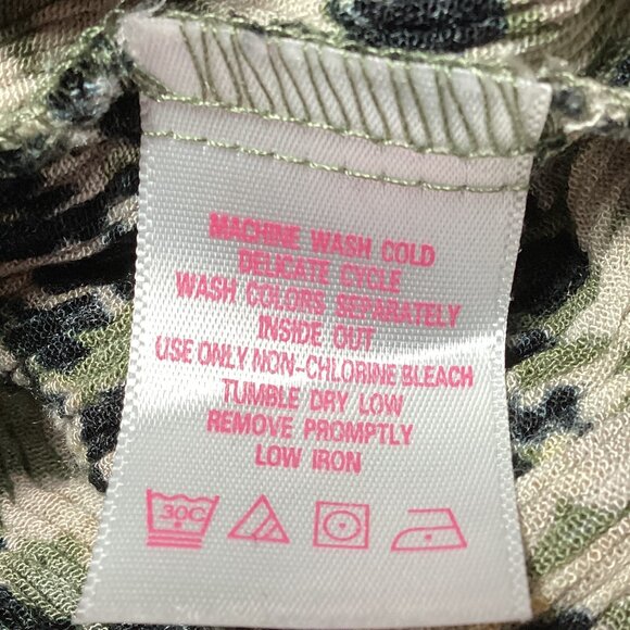 Woman Within: Sleeveless Smocked Camo Dress, Ruching For Comfort, Size 3X - Picture 5 of 9